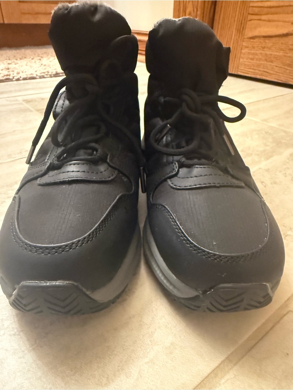 Eddie Bauer Black Women's Winter Lace-Up Winter Boots